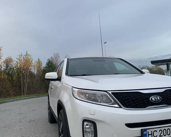 Белый Киа Соренто, объемом двигателя 2.2 л и пробегом 207 тыс. км за 17700 $, фото 2 на Automoto.ua