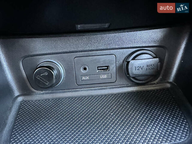 Білий Кіа Соренто, об'ємом двигуна 2.2 л та пробігом 184 тис. км за 16999 $, фото 39 на Automoto.ua