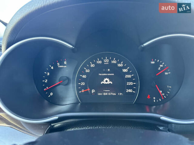Білий Кіа Соренто, об'ємом двигуна 2.2 л та пробігом 184 тис. км за 16999 $, фото 34 на Automoto.ua