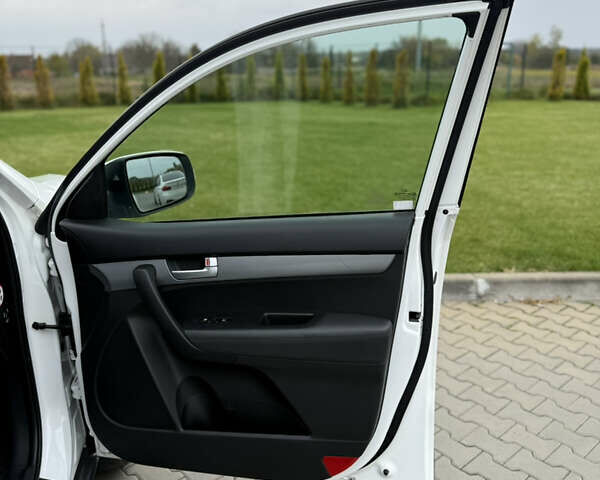 Кіа Соренто 2014 у Луцьку на Automoto.ua Білий Кіа Соренто, об'ємом двигуна 2.2 л та пробігом 158 тис. км за 18300 $, фото 72 на Automoto.ua