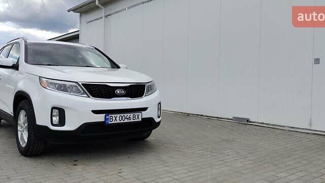 Белый Киа Соренто, объемом двигателя 2.36 л и пробегом 190 тыс. км за 15200 $, фото 2 на Automoto.ua