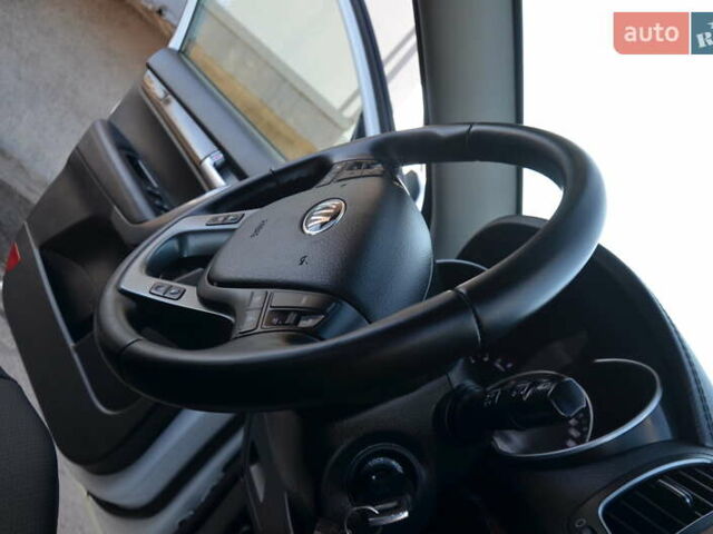 Белый Киа Соренто, объемом двигателя 2.2 л и пробегом 190 тыс. км за 15750 $, фото 66 на Automoto.ua