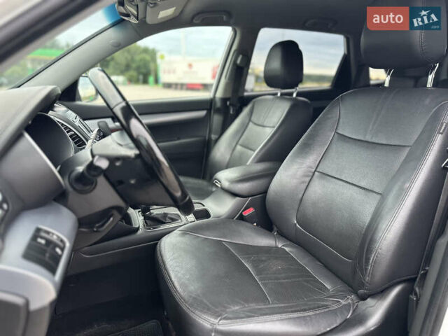 Белый Киа Соренто, объемом двигателя 2.2 л и пробегом 237 тыс. км за 15499 $, фото 11 на Automoto.ua