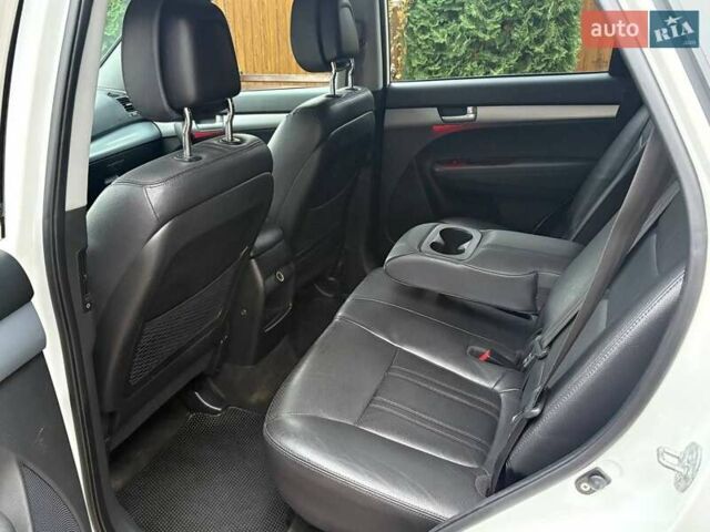 Білий Кіа Соренто, об'ємом двигуна 2.2 л та пробігом 238 тис. км за 15150 $, фото 36 на Automoto.ua