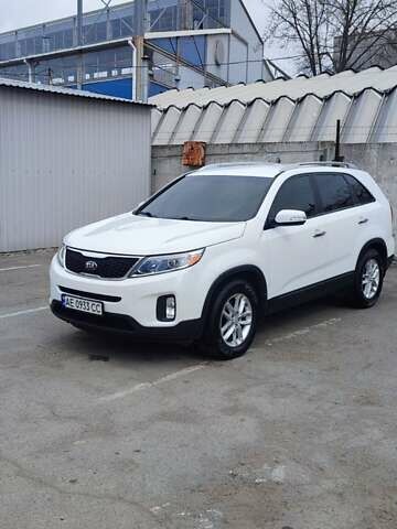 Белый Киа Соренто, объемом двигателя 3.34 л и пробегом 165 тыс. км за 13999 $, фото 4 на Automoto.ua
