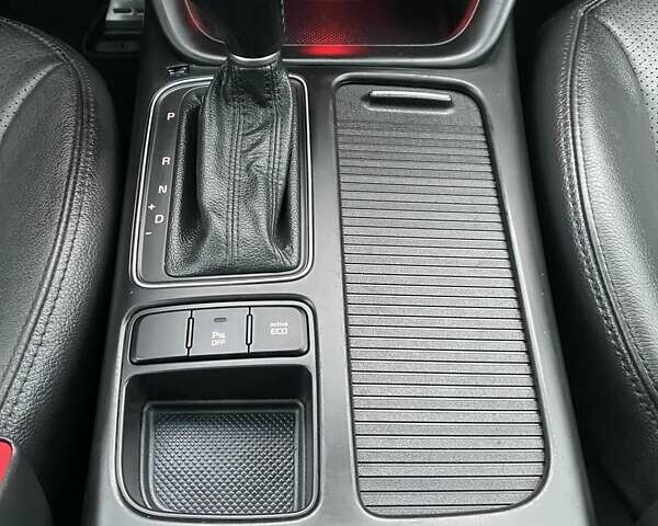 Белый Киа Соренто, объемом двигателя 2.2 л и пробегом 233 тыс. км за 16999 $, фото 23 на Automoto.ua