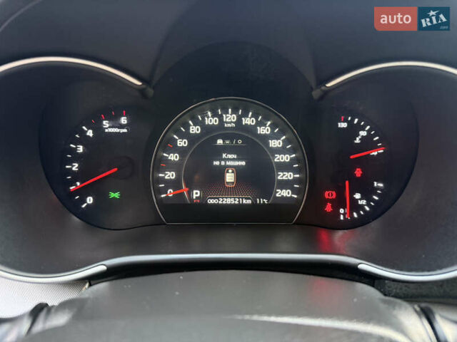 Кіа Соренто 2014 у Івано-Франківську на Automoto.ua Білий Кіа Соренто, об'ємом двигуна 2.2 л та пробігом 228 тис. км за 17950 $, фото 19 на Automoto.ua