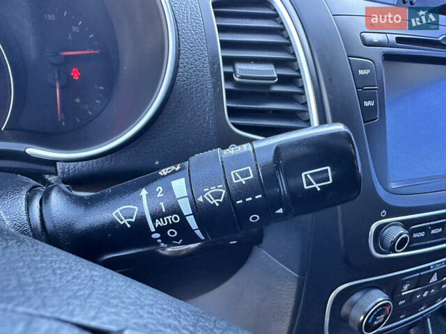 Білий Кіа Соренто, об'ємом двигуна 2.2 л та пробігом 184 тис. км за 16999 $, фото 32 на Automoto.ua