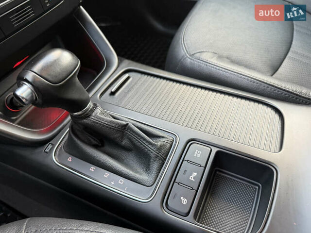 Кіа Соренто 2014 у Івано-Франківську на Automoto.ua Білий Кіа Соренто, об'ємом двигуна 2.2 л та пробігом 228 тис. км за 17950 $, фото 23 на Automoto.ua