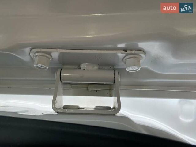 Белый Киа Соренто, объемом двигателя 2.2 л и пробегом 233 тыс. км за 16999 $, фото 132 на Automoto.ua