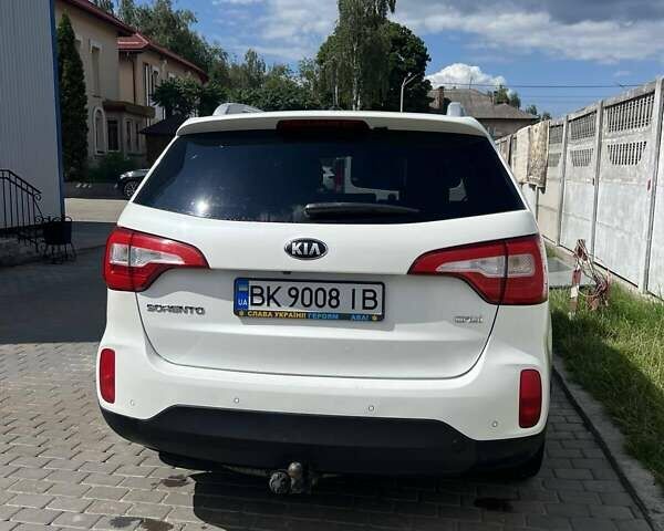 Белый Киа Соренто, объемом двигателя 2.2 л и пробегом 198 тыс. км за 18400 $, фото 8 на Automoto.ua
