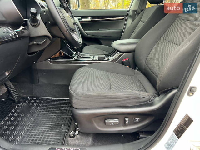 Белый Киа Соренто, объемом двигателя 2.2 л и пробегом 132 тыс. км за 17800 $, фото 36 на Automoto.ua