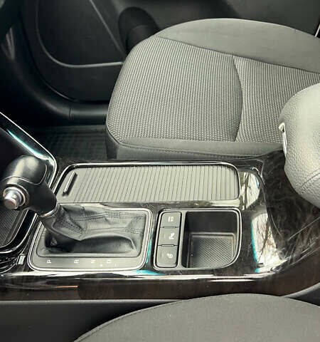 Белый Киа Соренто, объемом двигателя 2.2 л и пробегом 132 тыс. км за 17800 $, фото 37 на Automoto.ua