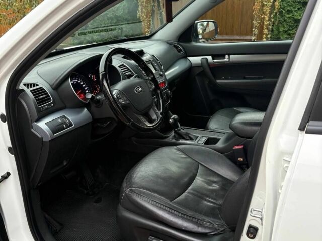 Белый Киа Соренто, объемом двигателя 2.2 л и пробегом 235 тыс. км за 13999 $, фото 8 на Automoto.ua