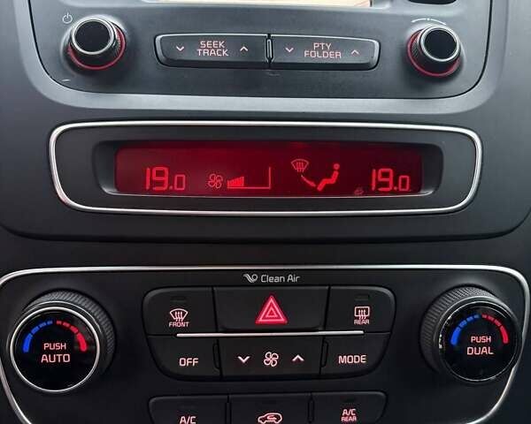 Белый Киа Соренто, объемом двигателя 2.2 л и пробегом 238 тыс. км за 14750 $, фото 25 на Automoto.ua