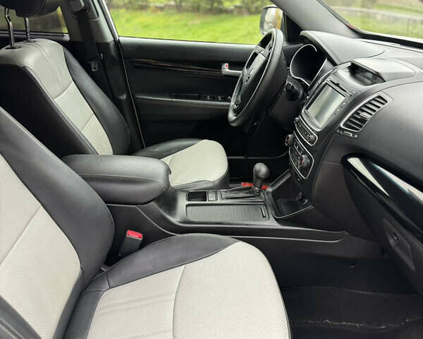 Белый Киа Соренто, объемом двигателя 2.2 л и пробегом 190 тыс. км за 16900 $, фото 25 на Automoto.ua