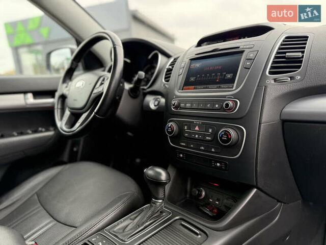 Кіа Соренто 2014 у Луцьку на Automoto.ua Білий Кіа Соренто, об'ємом двигуна 2.2 л та пробігом 158 тис. км за 18300 $, фото 73 на Automoto.ua