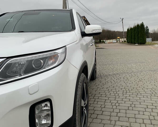 Белый Киа Соренто, объемом двигателя 2.2 л и пробегом 207 тыс. км за 16900 $, фото 3 на Automoto.ua