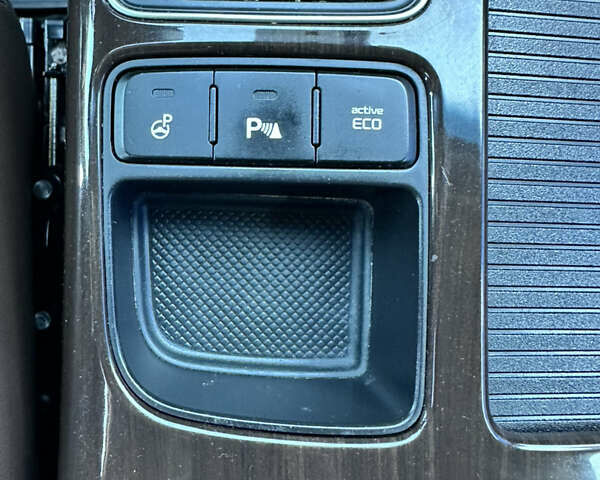 Білий Кіа Соренто, об'ємом двигуна 2.2 л та пробігом 184 тис. км за 16999 $, фото 31 на Automoto.ua