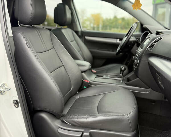 Кіа Соренто 2014 у Луцьку на Automoto.ua Білий Кіа Соренто, об'ємом двигуна 2.2 л та пробігом 158 тис. км за 18300 $, фото 79 на Automoto.ua