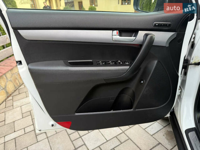 Кіа Соренто 2014 у Івано-Франківську на Automoto.ua Білий Кіа Соренто, об'ємом двигуна 2.2 л та пробігом 228 тис. км за 17950 $, фото 25 на Automoto.ua