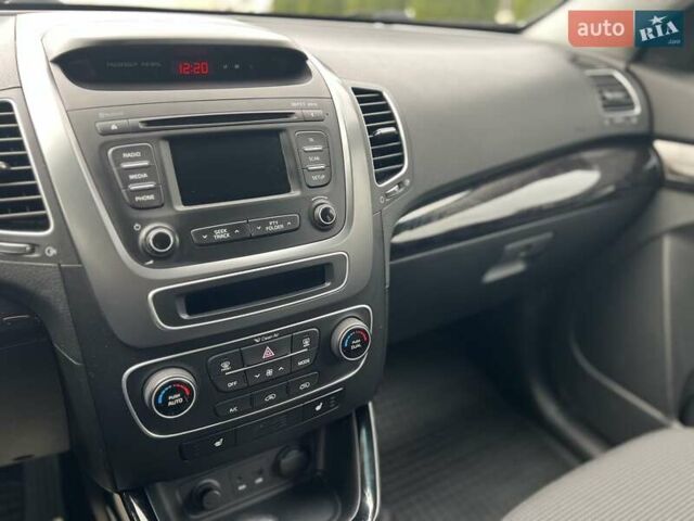 Белый Киа Соренто, объемом двигателя 2.2 л и пробегом 133 тыс. км за 17499 $, фото 36 на Automoto.ua