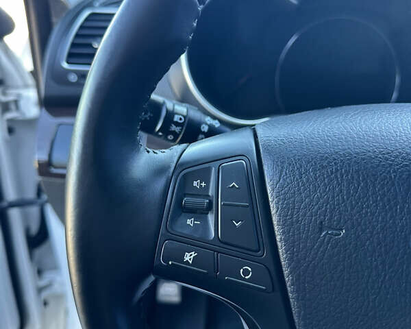 Киа Соренто 2014 в Дубно на Automoto.ua Белый Киа Соренто, объемом двигателя 2.2 л и пробегом 184 тыс. км за 17499 $, фото 17 на Automoto.ua