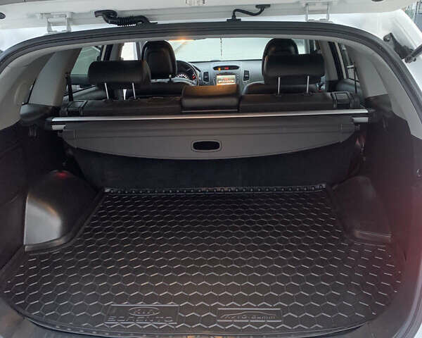 Белый Киа Соренто, объемом двигателя 2.2 л и пробегом 207 тыс. км за 16900 $, фото 19 на Automoto.ua