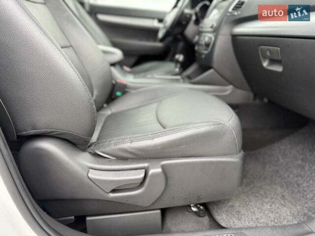 Кіа Соренто 2014 у Луцьку на Automoto.ua Білий Кіа Соренто, об'ємом двигуна 2.2 л та пробігом 158 тис. км за 18300 $, фото 78 на Automoto.ua