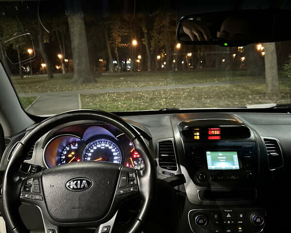 Білий Кіа Соренто, об'ємом двигуна 2.2 л та пробігом 195 тис. км за 16800 $, фото 8 на Automoto.ua
