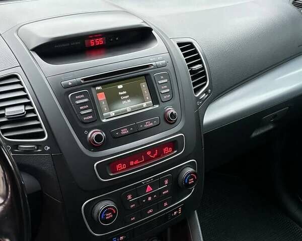 Білий Кіа Соренто, об'ємом двигуна 2.2 л та пробігом 238 тис. км за 15150 $, фото 15 на Automoto.ua