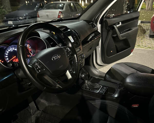 Білий Кіа Соренто, об'ємом двигуна 2.2 л та пробігом 195 тис. км за 16800 $, фото 10 на Automoto.ua