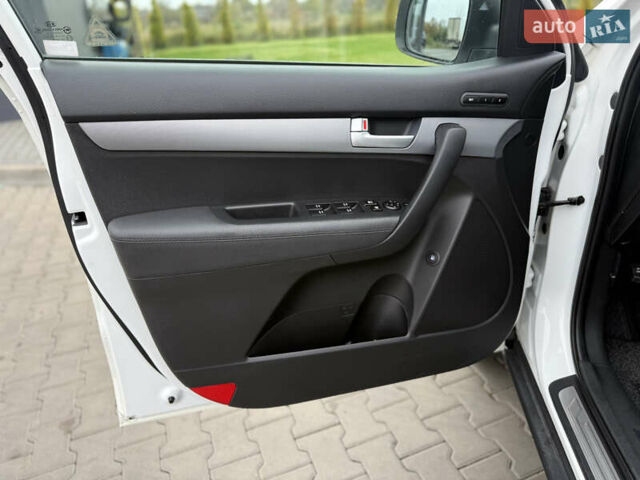 Кіа Соренто 2014 у Луцьку на Automoto.ua Білий Кіа Соренто, об'ємом двигуна 2.2 л та пробігом 158 тис. км за 18300 $, фото 60 на Automoto.ua