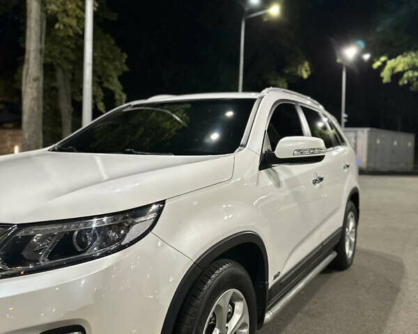 Білий Кіа Соренто, об'ємом двигуна 2.2 л та пробігом 195 тис. км за 16800 $, фото 3 на Automoto.ua