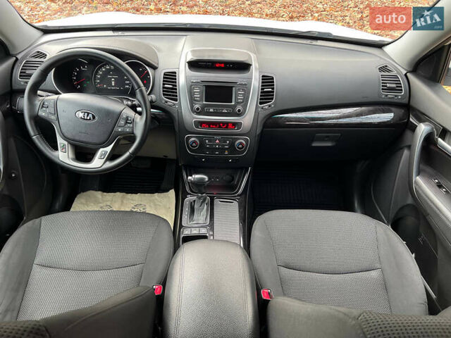 Белый Киа Соренто, объемом двигателя 2.2 л и пробегом 132 тыс. км за 17800 $, фото 34 на Automoto.ua