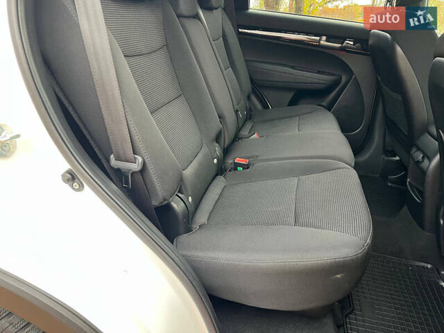 Белый Киа Соренто, объемом двигателя 2.2 л и пробегом 132 тыс. км за 17800 $, фото 39 на Automoto.ua