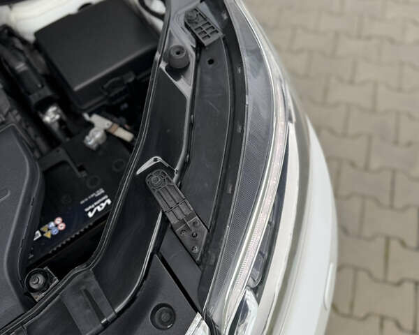 Кіа Соренто 2014 у Луцьку на Automoto.ua Білий Кіа Соренто, об'ємом двигуна 2.2 л та пробігом 158 тис. км за 18300 $, фото 122 на Automoto.ua