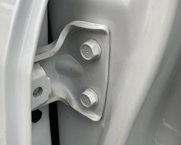 Белый Киа Соренто, объемом двигателя 2.2 л и пробегом 233 тыс. км за 16999 $, фото 130 на Automoto.ua