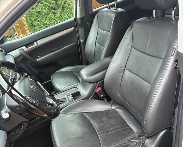 Белый Киа Соренто, объемом двигателя 2.2 л и пробегом 238 тыс. км за 14750 $, фото 23 на Automoto.ua