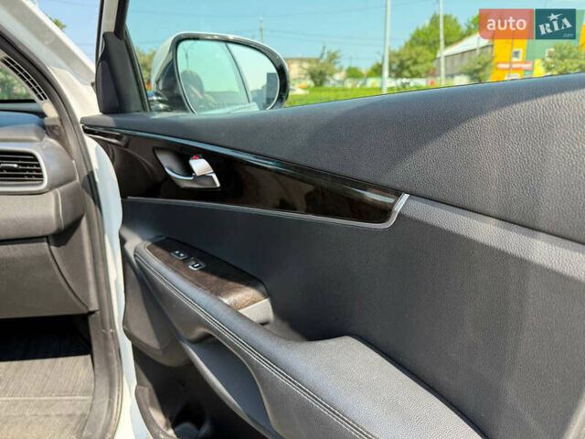 Белый Киа Соренто, объемом двигателя 2.35 л и пробегом 160 тыс. км за 14200 $, фото 7 на Automoto.ua