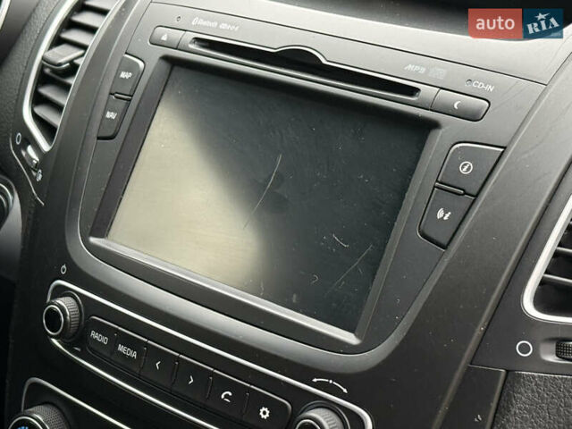 Білий Кіа Соренто, об'ємом двигуна 2.2 л та пробігом 175 тис. км за 17750 $, фото 56 на Automoto.ua