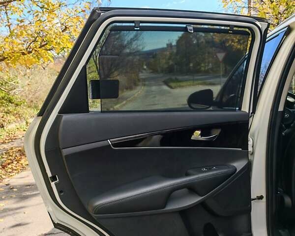 Киа Соренто 2015 в Могилев-Подольском на Automoto.ua Белый Киа Соренто, объемом двигателя 2.2 л и пробегом 214 тыс. км за 19300 $, фото 42 на Automoto.ua