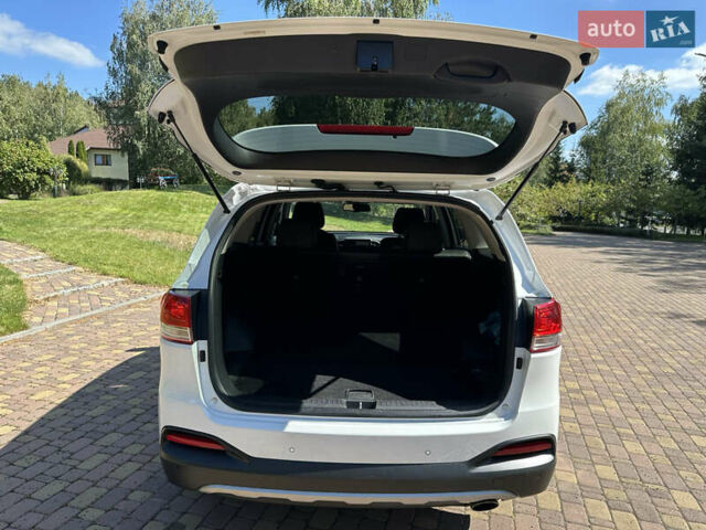Білий Кіа Соренто, об'ємом двигуна 2 л та пробігом 119 тис. км за 16700 $, фото 5 на Automoto.ua