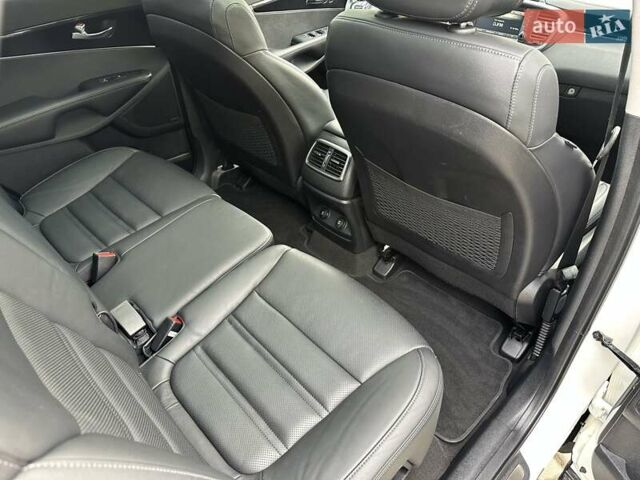 Кіа Соренто 2015 у Луцьку на Automoto.ua Білий Кіа Соренто, об'ємом двигуна 2.2 л та пробігом 150 тис. км за 23500 $, фото 78 на Automoto.ua