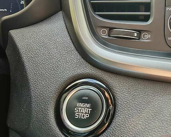 Киа Соренто 2015 в Могилев-Подольском на Automoto.ua Белый Киа Соренто, объемом двигателя 2.2 л и пробегом 214 тыс. км за 19300 $, фото 15 на Automoto.ua