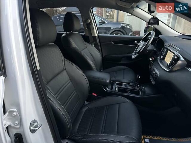 Белый Киа Соренто, объемом двигателя 2.2 л и пробегом 225 тыс. км за 19191 $, фото 165 на Automoto.ua