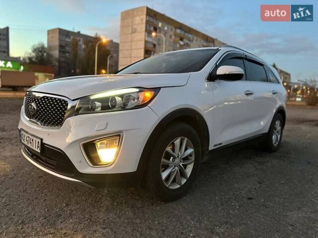 Білий Кіа Соренто, об'ємом двигуна 3.34 л та пробігом 236 тис. км за 14999 $, фото 9 на Automoto.ua