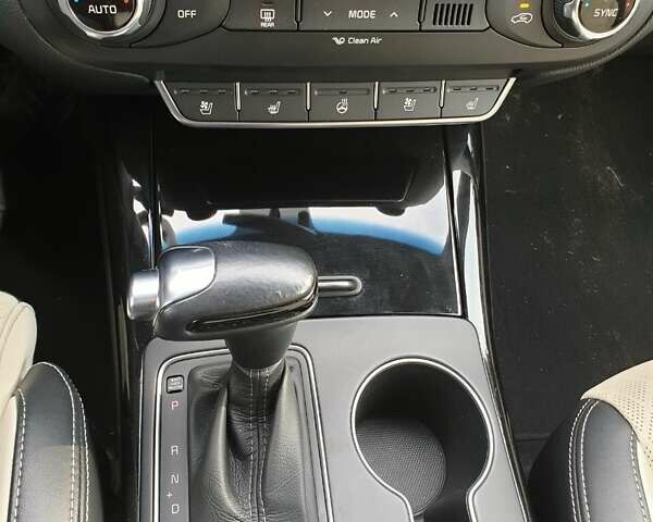 Белый Киа Соренто, объемом двигателя 3.34 л и пробегом 170 тыс. км за 15900 $, фото 4 на Automoto.ua