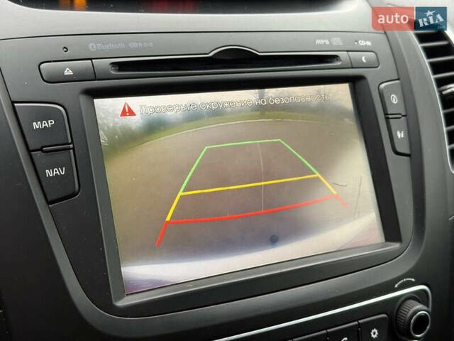 Білий Кіа Соренто, об'ємом двигуна 2.2 л та пробігом 175 тис. км за 16999 $, фото 74 на Automoto.ua