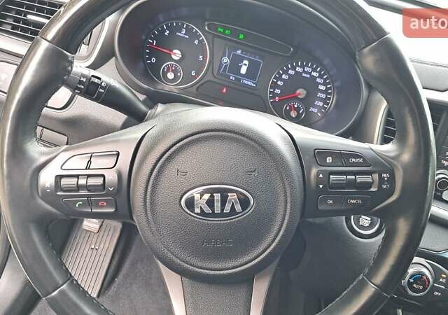 Киа Соренто 2015 в Киеве на Automoto.ua Белый Киа Соренто, объемом двигателя 2 л и пробегом 179 тыс. км за 21900 $, фото 30 на Automoto.ua